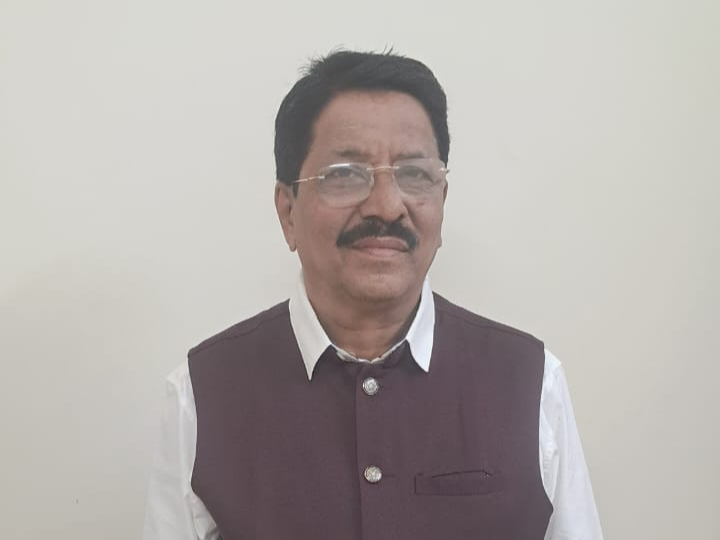 श्री यदुनाथ पुरूषोत्तम पाटील (अध्यक्ष)